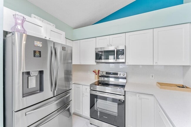 Building Photo - 1622 SW Realty St