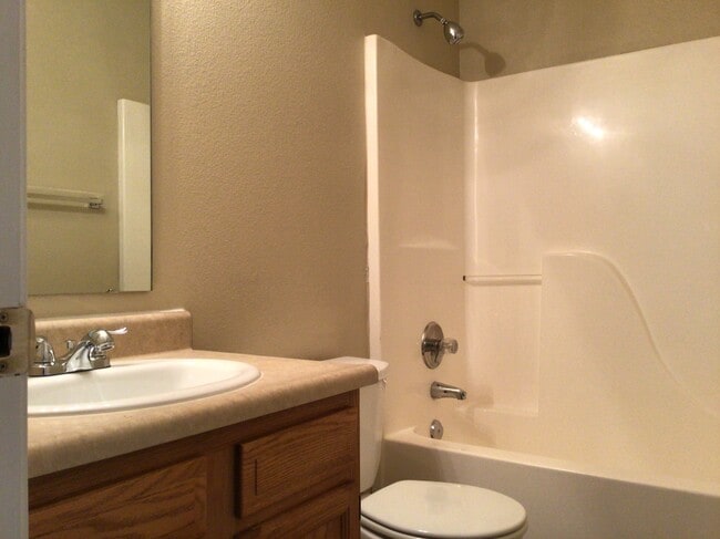 Building Photo - 6036 Draycott Dr