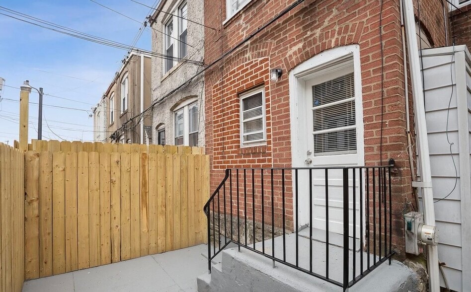 Building Photo - 209 Furley St