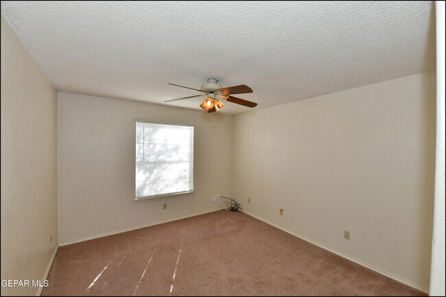 Building Photo - 6553 Brisa Del Mar Dr