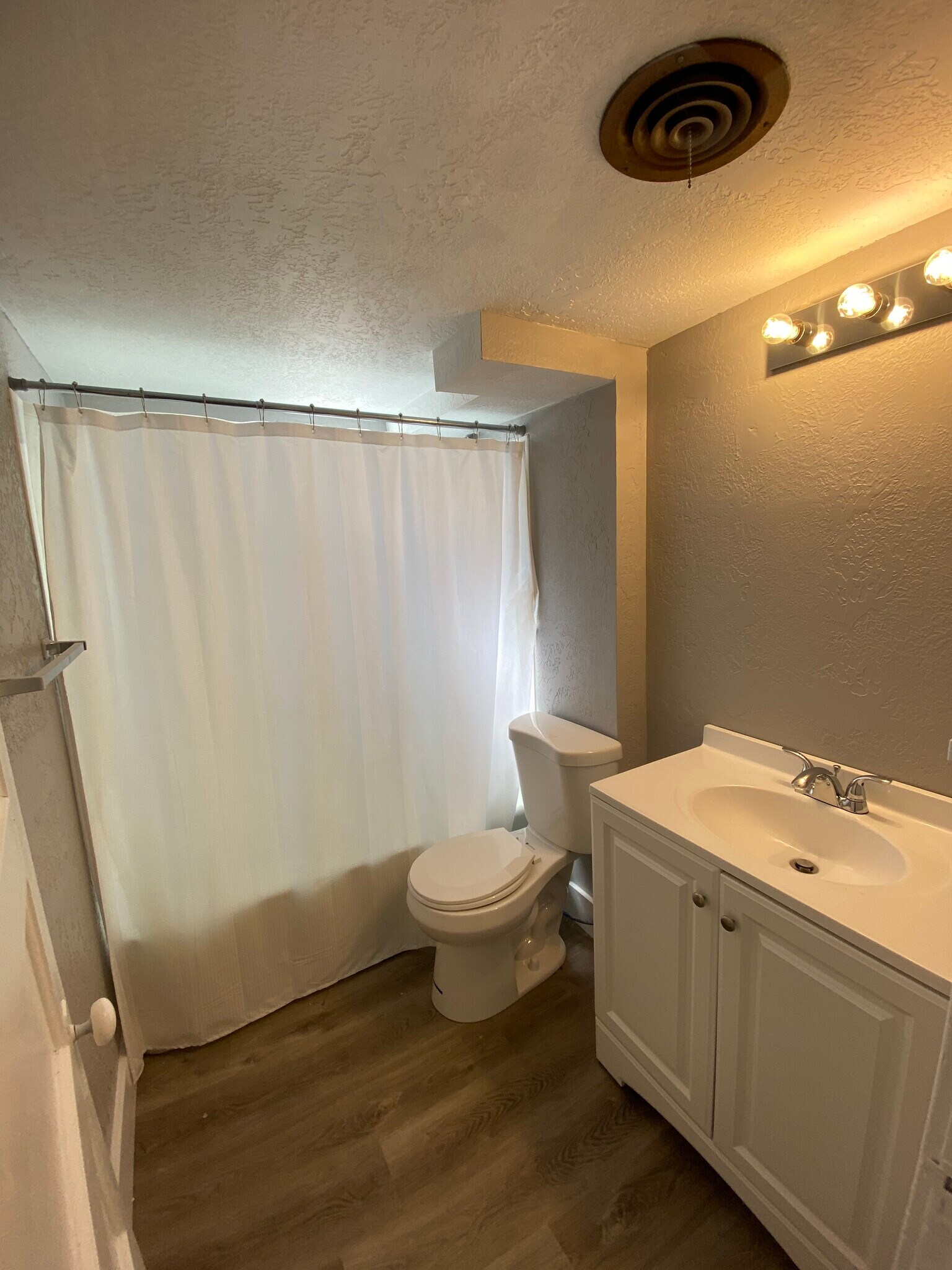 Bathroom (waiting on mirror) - 118 W 700 S