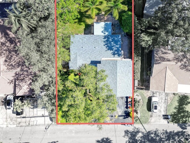 Building Photo - 1610 SW 30th Pl