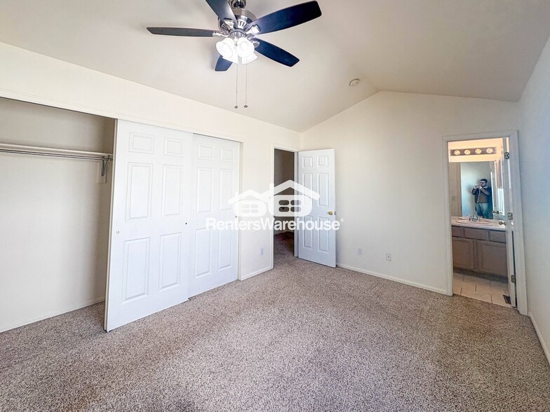 Building Photo - 4200 E 119th Pl