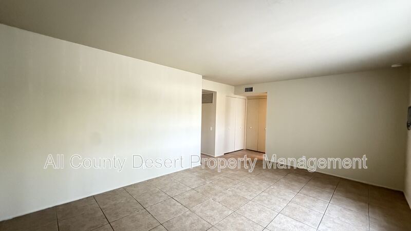 Building Photo - 550 El Cielo Rd