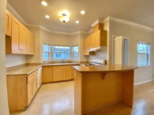 Building Photo - 140 Valley Oak Dr