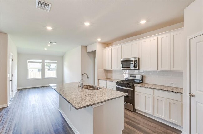 Building Photo - 4905 Hazelnut Ln