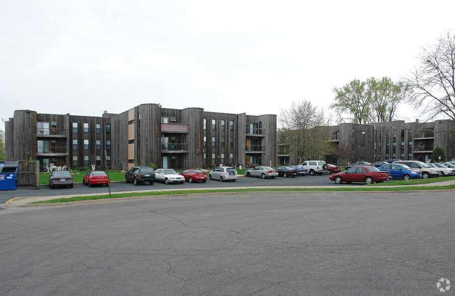 Metropolitan Towers 2324 E Old Shakopee Rd Bloomington MN 55425