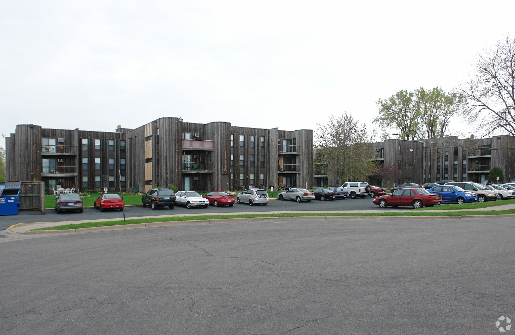 Building Photo - Metropolitan Towers