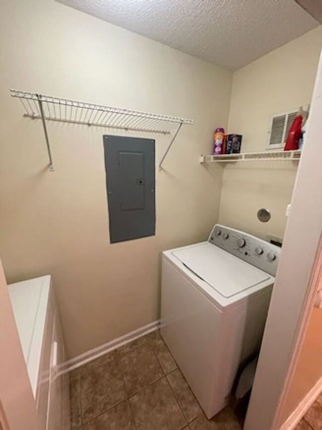 Building Photo - Cape Cottages Condos, Beachy 3 bedroom, 2 ...