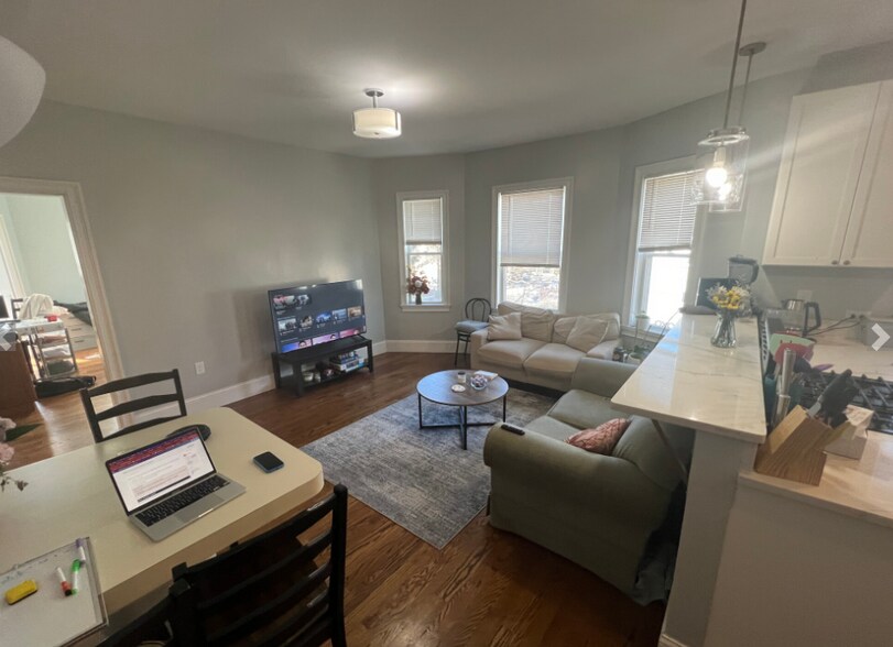 Building Photo - 337 Highland Ave