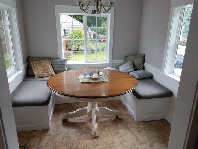 Kitchen dining nook - 224 S 14th St