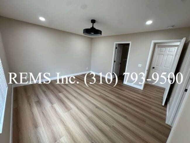 Building Photo - Remodeled Hersperia Front House with Laundry and Parking