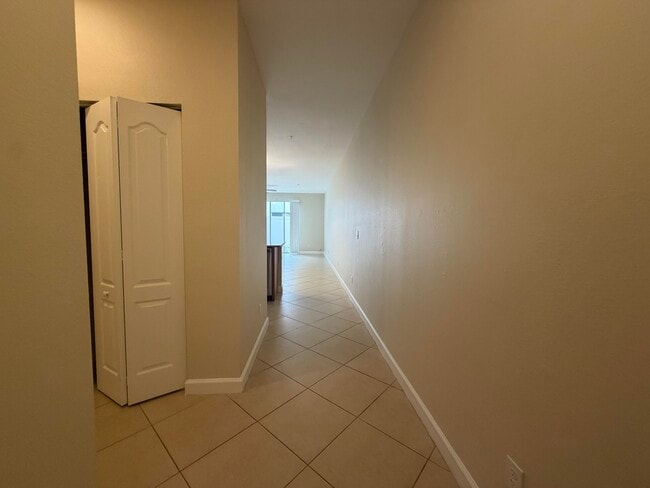 Building Photo - 9491 SW Merlin Ct