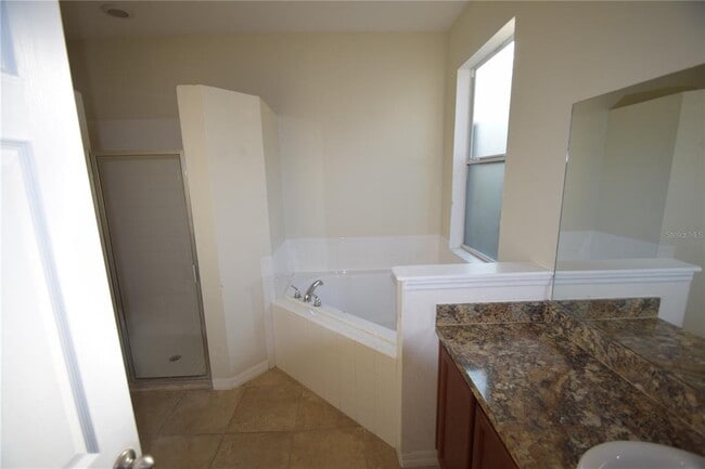 Building Photo - 823 Krenson Woods Ln