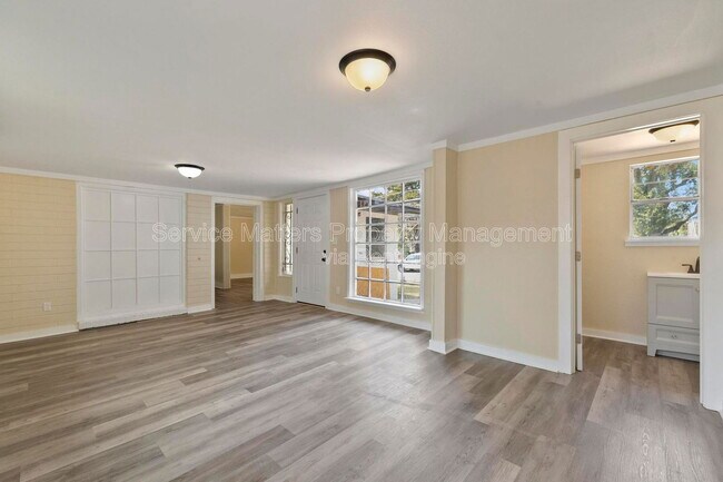 Building Photo - 1922 W Gregory St