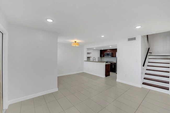 Building Photo - 4550 SW 68th Ct