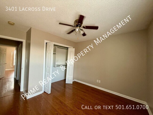 Building Photo - 3401 Lacross Dr