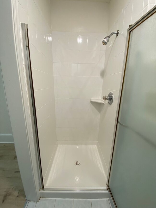 Building Photo - Private Room w/ Bath in Centrally Located,...