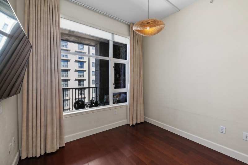 Building Photo - 530 K St