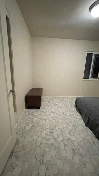 Building Photo - 4400 N Lakewood Blvd