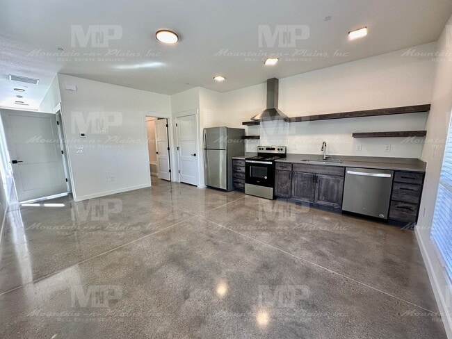 Building Photo - 301 Parker St