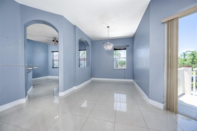 Building Photo - 4435 SW 160th Ave