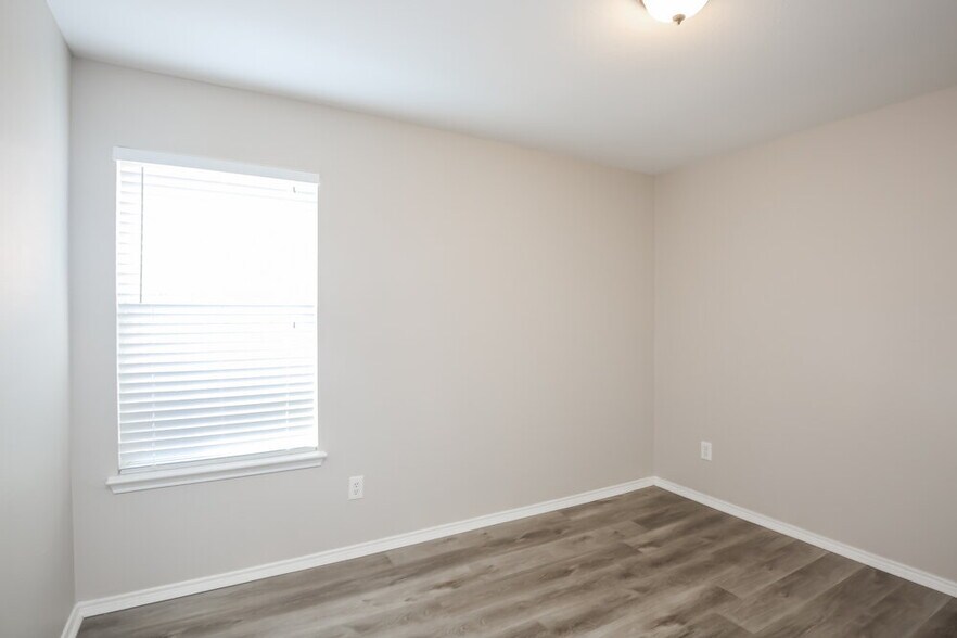 Building Photo - 2847 Park Pl Dr