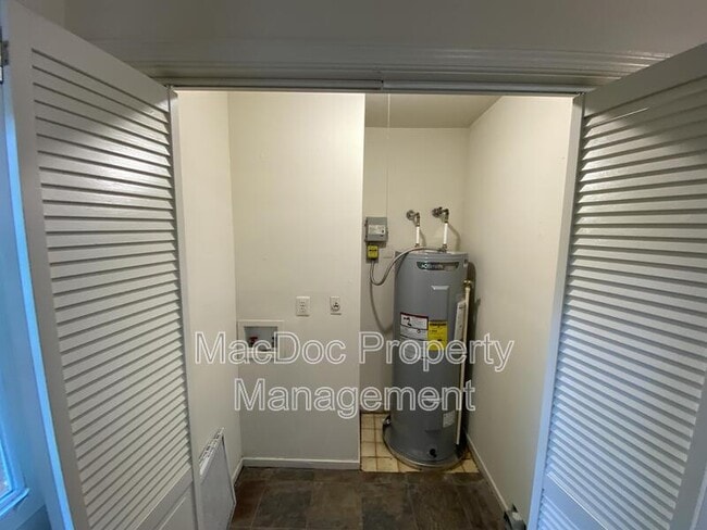 Building Photo - 507 Montgomery Dr