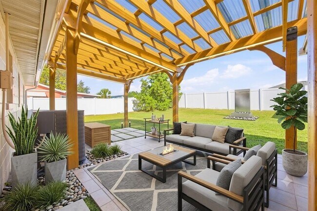 Building Photo - 5681 Tulip Ave
