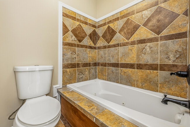Building Photo - 1583 Winnabow Dr