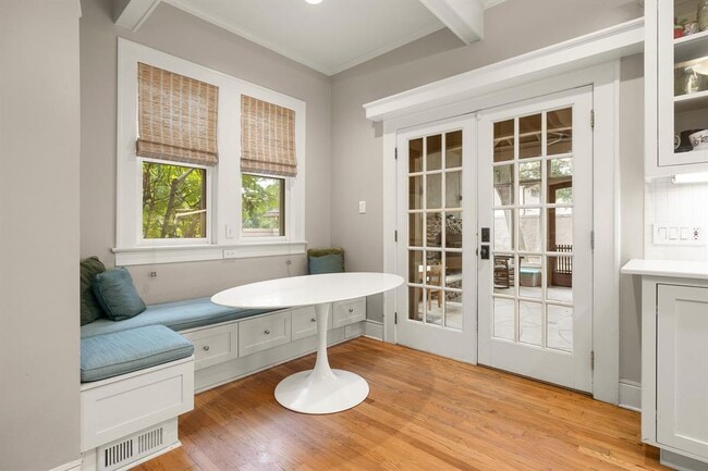 Building Photo - 105 Laurel Ln