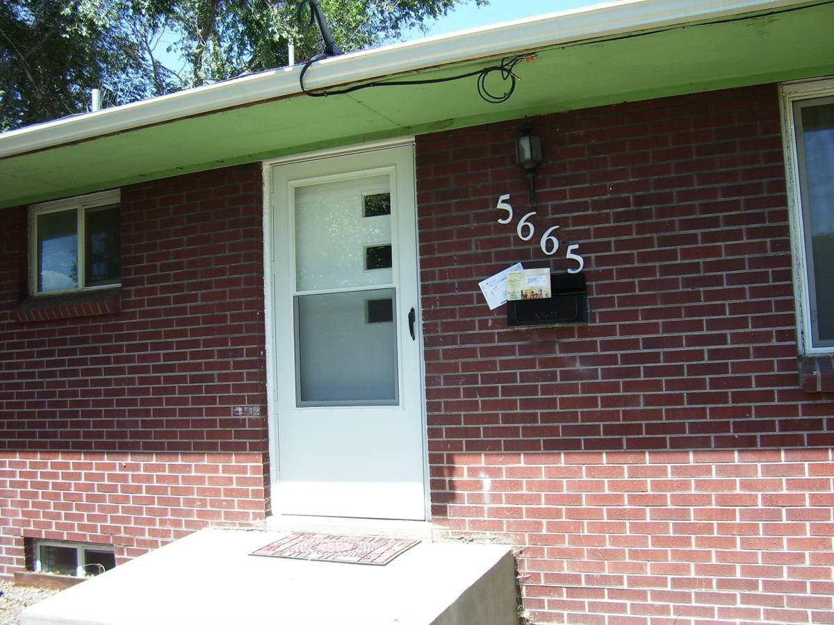 Building Photo - 5665 W Ellsworth Ave