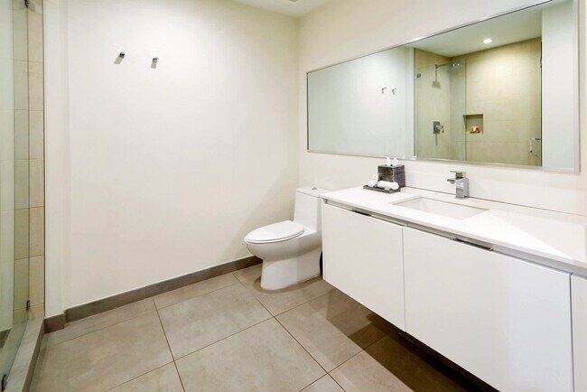 Building Photo - 777 N Ocean Dr