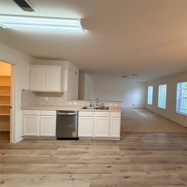 Building Photo - 15627 Haleys Landing Ln