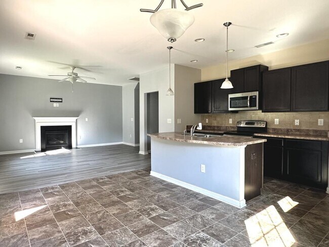 Building Photo - 717 Bellingham Way