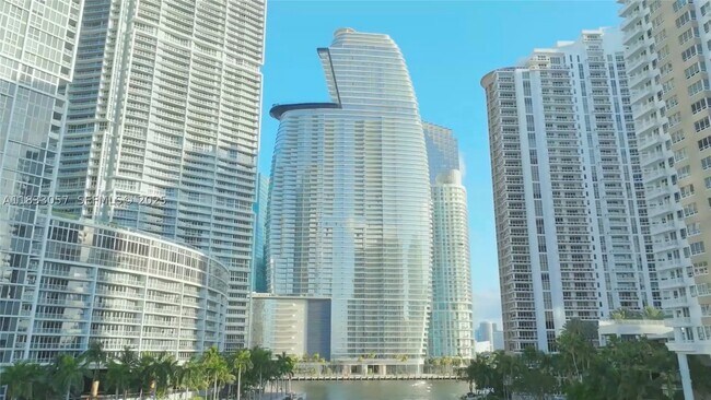 Building Photo - 300 Biscayne Blvd