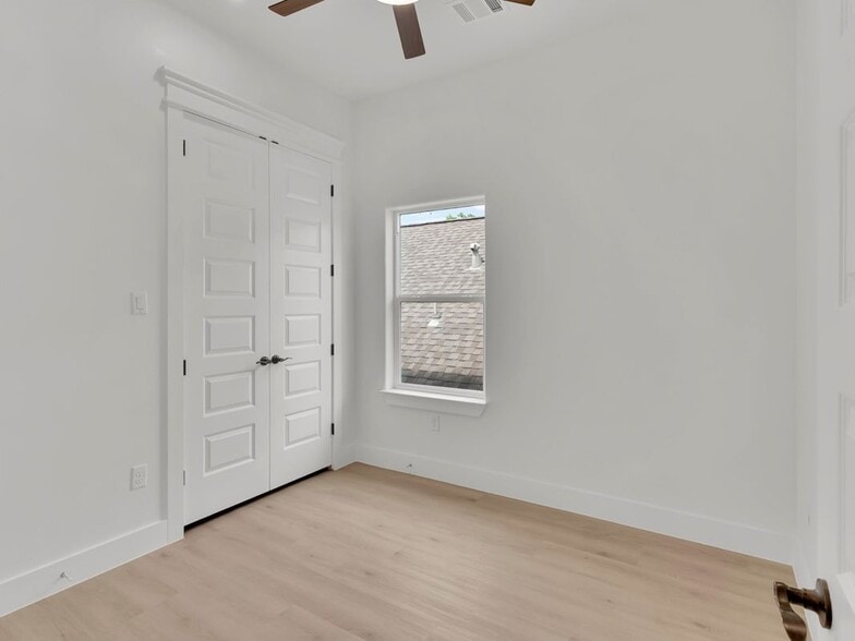 Building Photo - 1311 E 33rd St