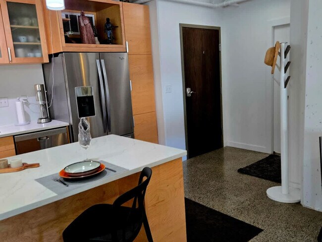 Building Photo - 790 Front St