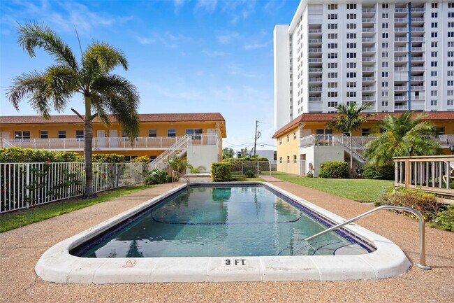 Building Photo - 2131 N Ocean Blvd