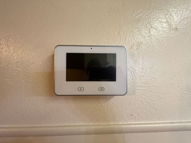 Building Photo - 1526 Leader Dr