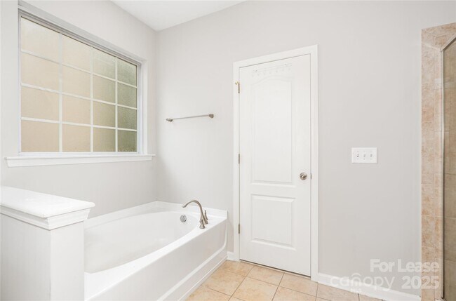 Building Photo - 14026 Green Birch Dr