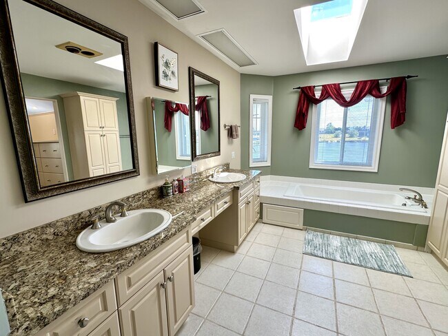 Building Photo - 1541 Ocean View Ln