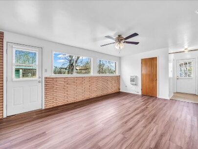 Building Photo - Floresville Property, Ask about our reduce...