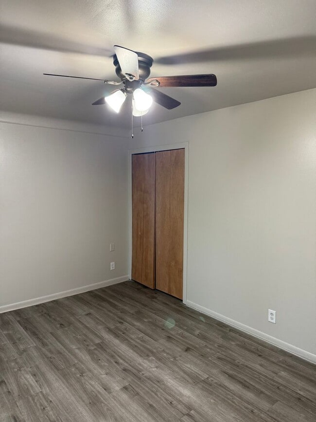 Building Photo - Awesome Property for an Awesome Price