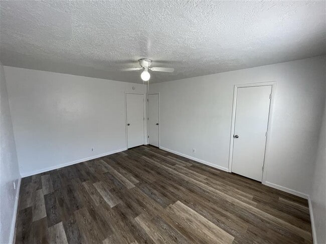 Building Photo - 3505 Lafayette Dr NE