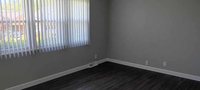 Building Photo - 14898 Park Court Thornville Ohio !!Wow comes with a Dock!!