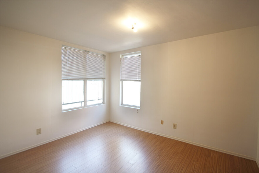 Building Photo - 507 Pitt St