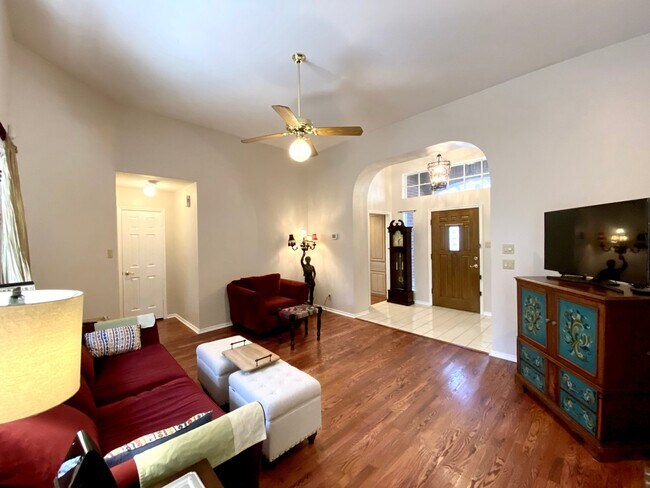 Building Photo - 13706 Morningbluff Dr