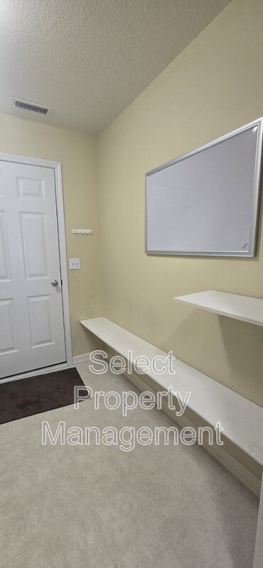 Building Photo - 2515 Sugar Tree Dr