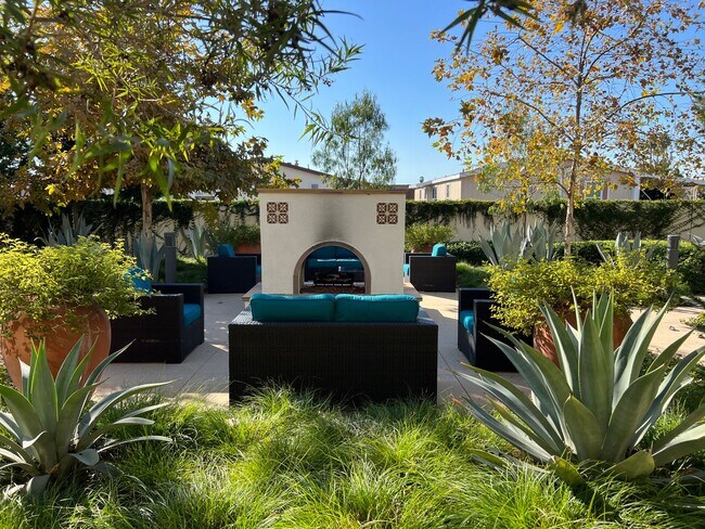 Building Photo - Wonderful 3 Bedroom 3 Bathroom Anaheim Condo in Gated Community